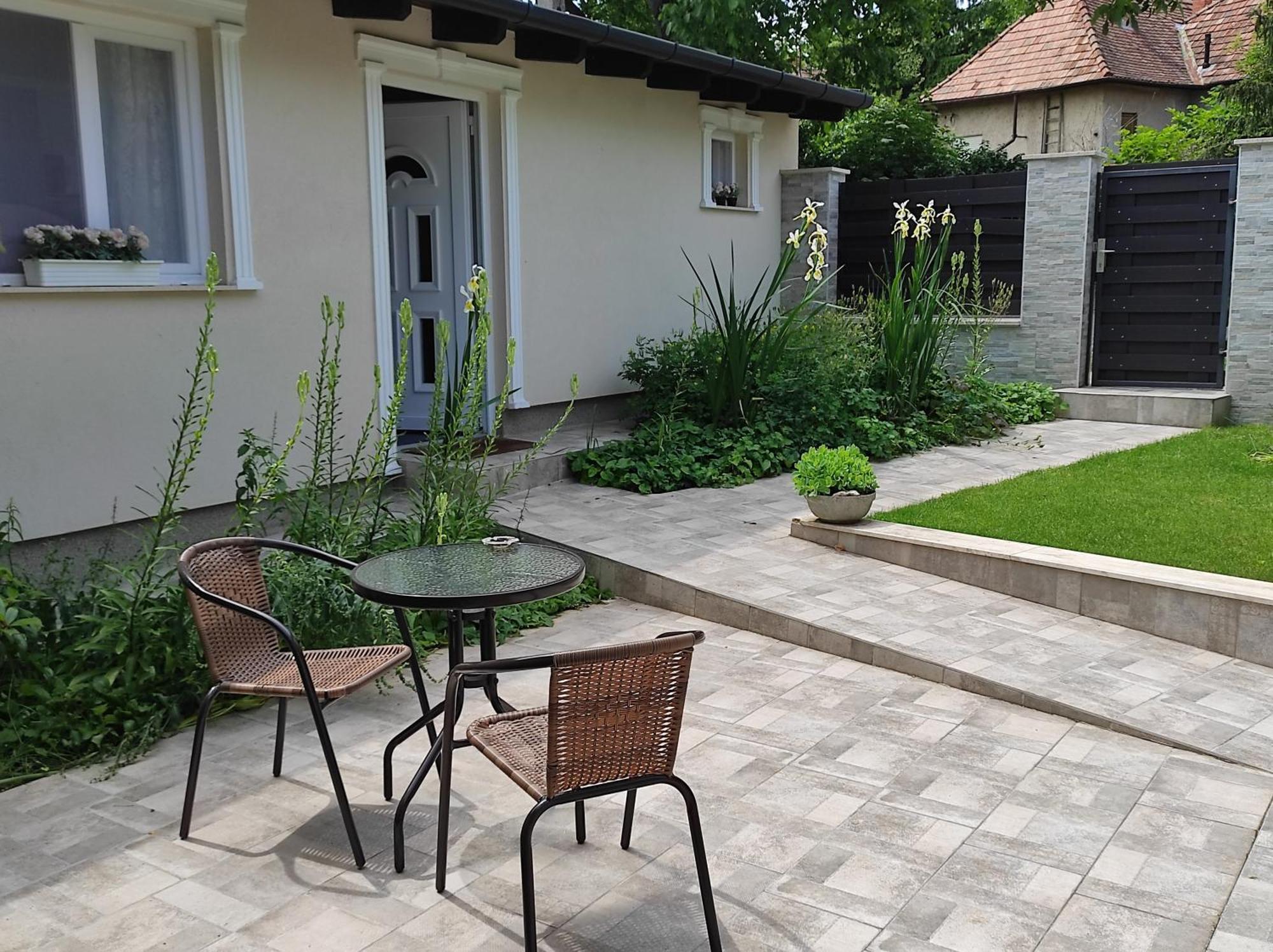 Garden Home Törökbálint Екстериор снимка